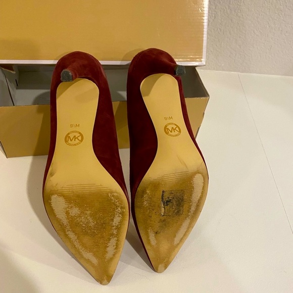 Michael Kors Vivienne Pump - Picture 6 of 7